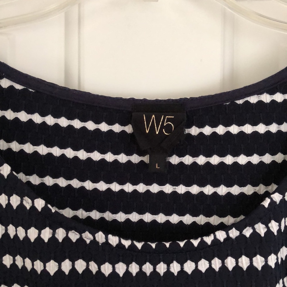 Women’s top by W5.  Size L.  Black and white. - Picture 4 of 6